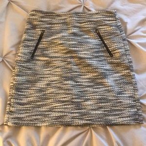 NWT LOFT Mini Skirt Zipper Front Pockets Size 2P
